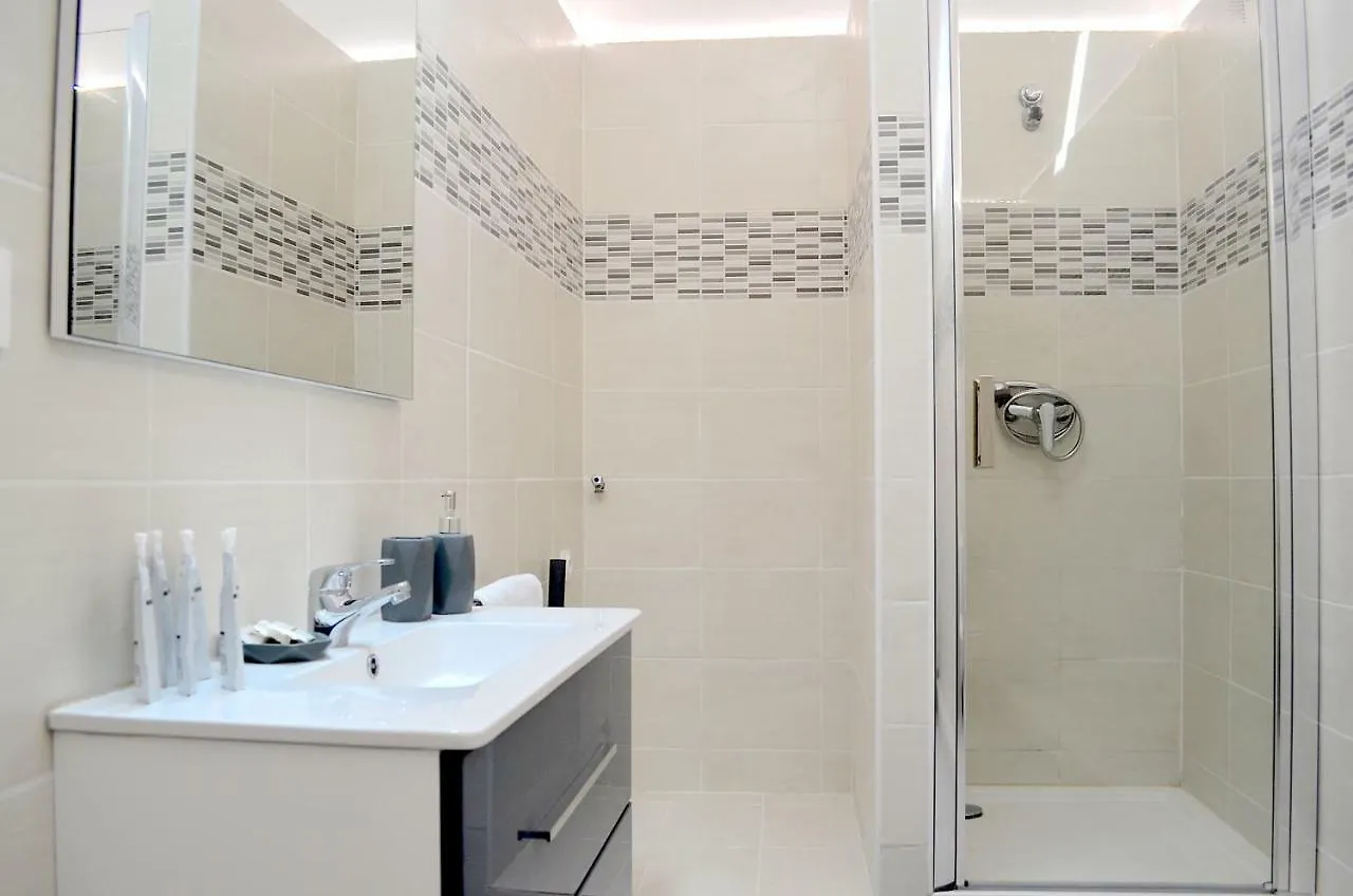 Duplex Liberte Plein Centre Apartment Saint-Raphael  France